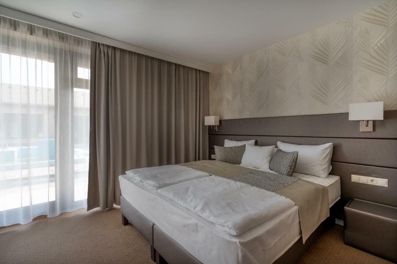 Doresz Wellness Panzio Bed & Breakfast Ujhartyan Bagian luar foto