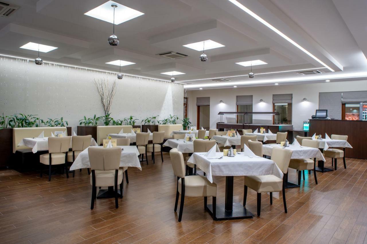 Doresz Wellness Panzio Bed & Breakfast Ujhartyan Bagian luar foto