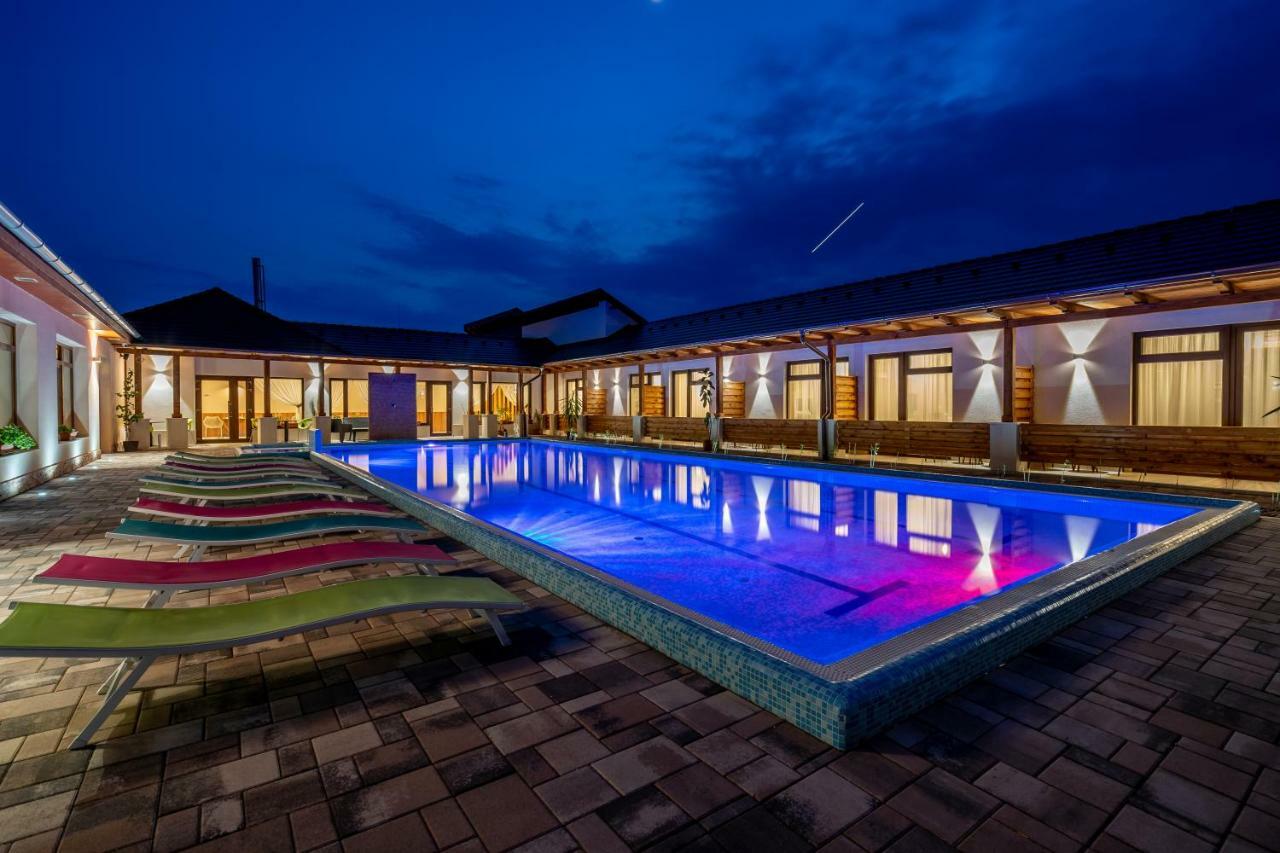 Doresz Wellness Panzio Bed & Breakfast Ujhartyan Bagian luar foto