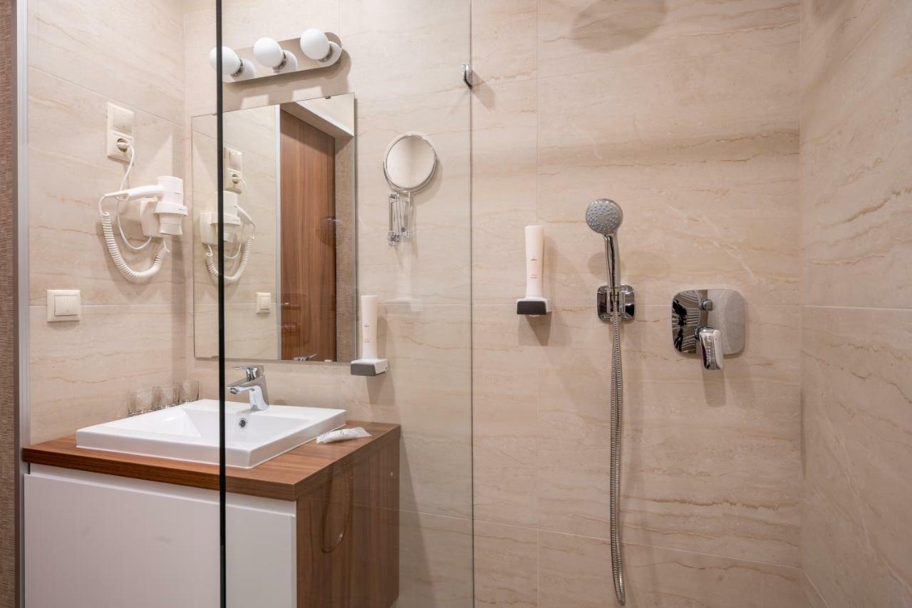 Doresz Wellness Panzio Bed & Breakfast Ujhartyan Bagian luar foto