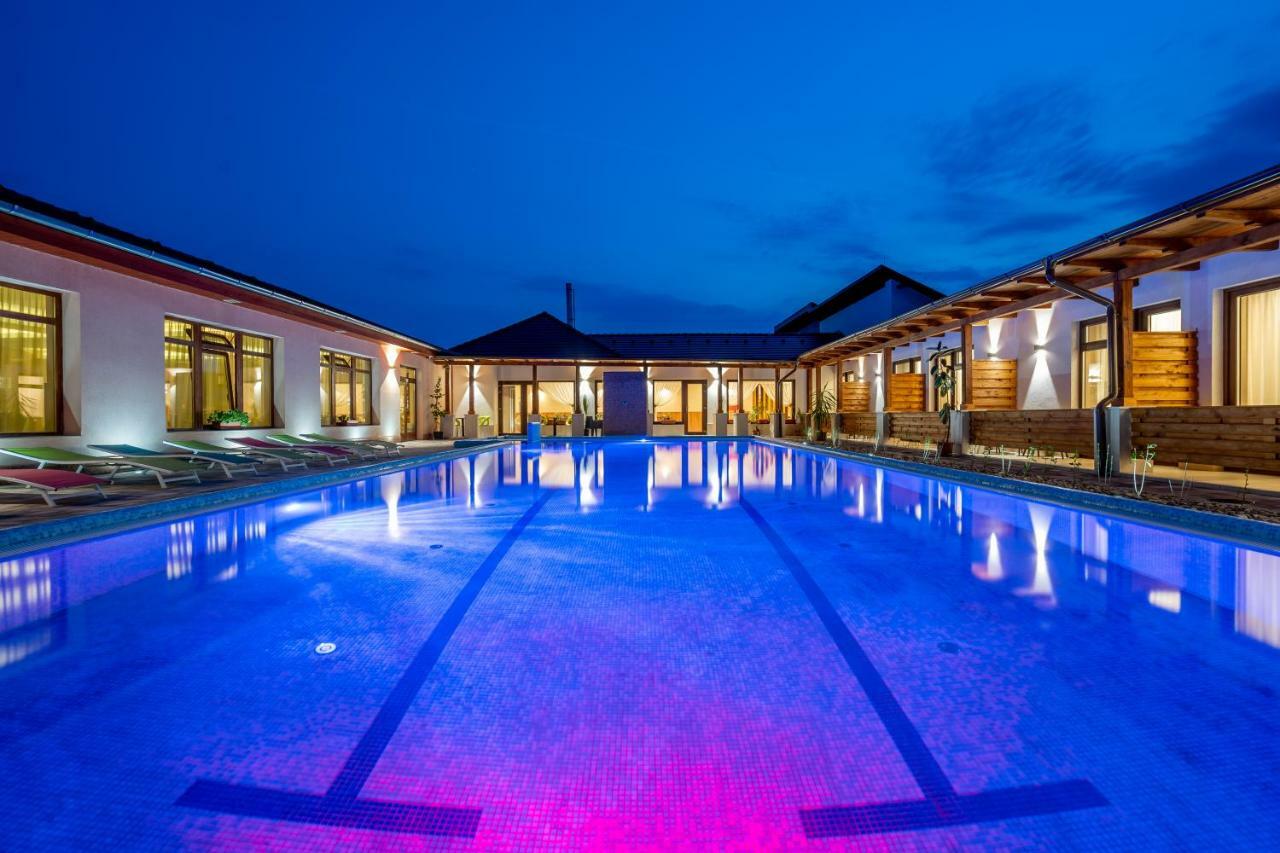 Doresz Wellness Panzio Bed & Breakfast Ujhartyan Bagian luar foto
